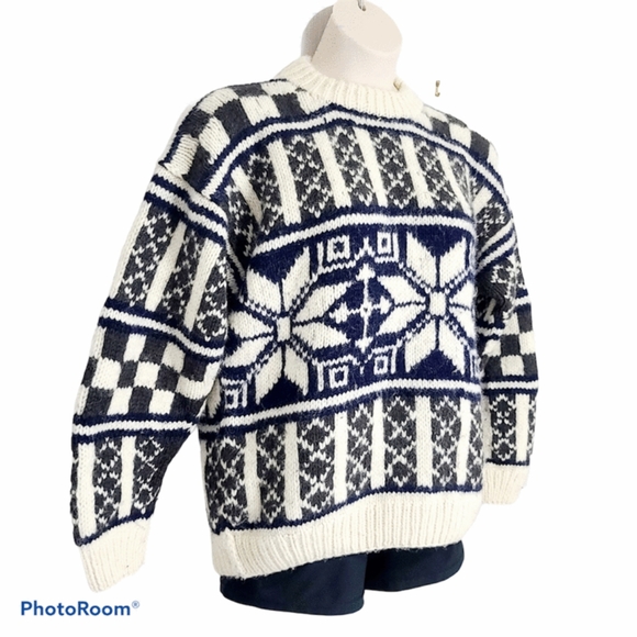 Womens Nuevo Winter Sweater - Picture 3 of 4